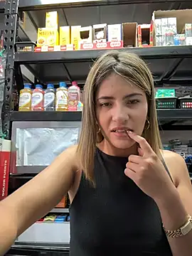 Andrea18 blonde online show from 7, 1, 2026