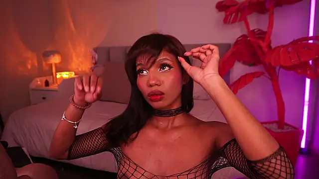 Gigi Strawberry online show from 27, 3, 2026