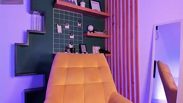 Gigi Strawberry online show from 16, 1, 2026