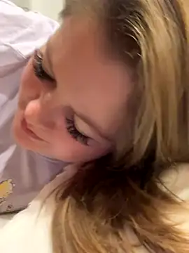 Lars-Lola online show from 5, 12, 2025