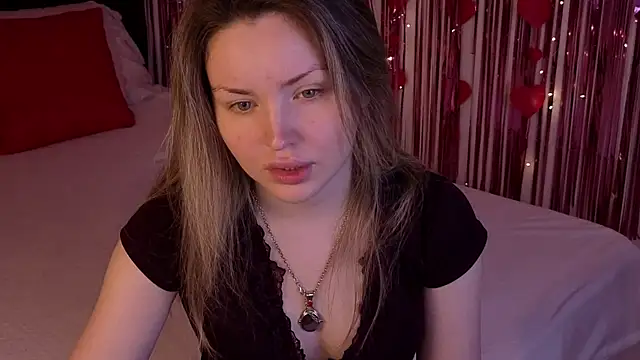 Snapshot of Lora_Rosee chatting on 4, 6, 2026 Lora Rosee online show from 4, 6, 2026