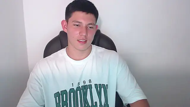 JamesCr  online show from 26, 2, 2025