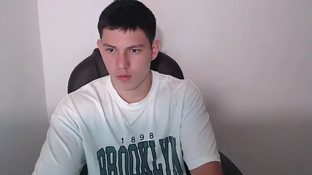 JamesCr  online show from 26, 2, 2025