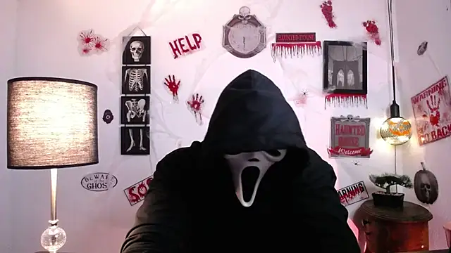 JamesCr  online show from 25, 10, 2025