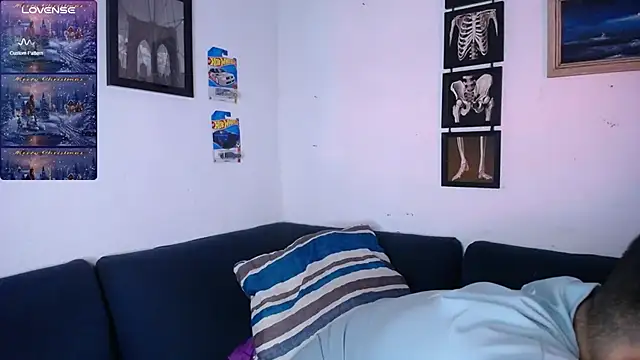 JamesCr  online show from 18, 12, 2025