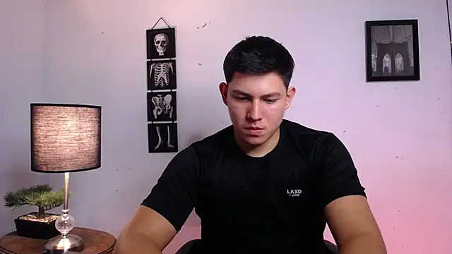 JamesCr  online show from 12, 11, 2025