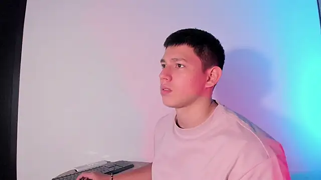JamesCr  online show from 27, 2, 2025