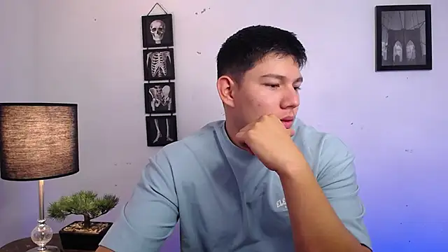 JamesCr  online show from 8, 11, 2025