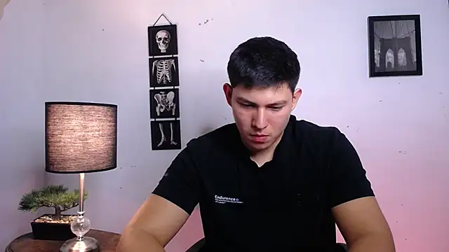 JamesCr  online show from 13, 11, 2025