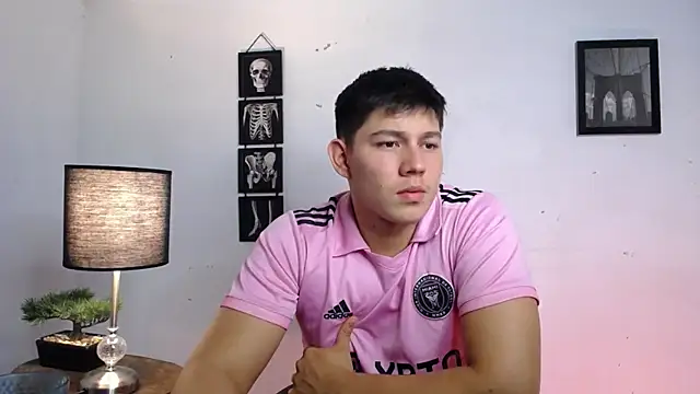 JamesCr  online show from 12, 11, 2025