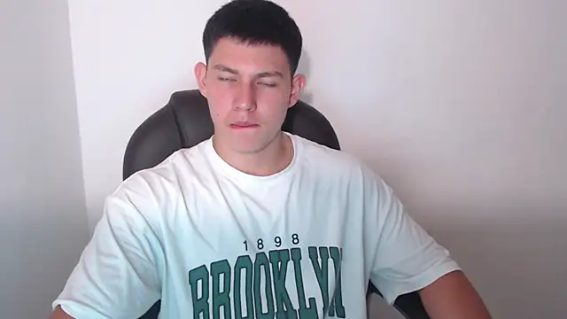 JamesCr  online show from 26, 2, 2025