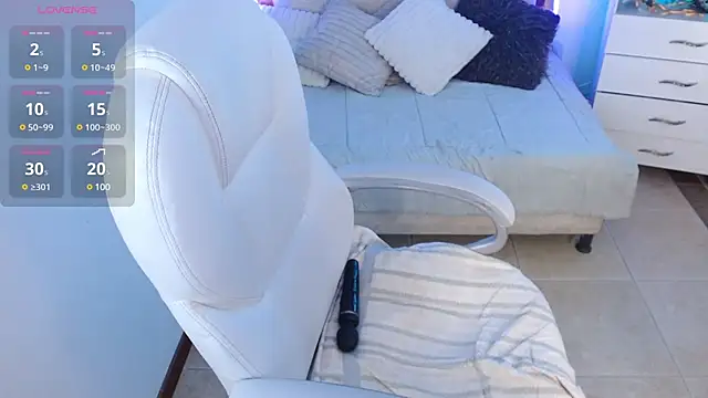 Alexaamoon  online show from 11, 3, 2025