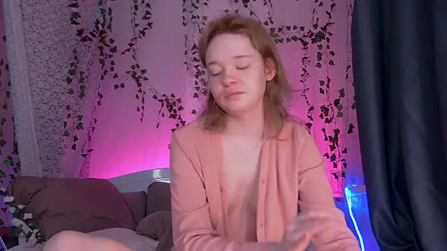 Kellybbface online show from 4, 11, 2025