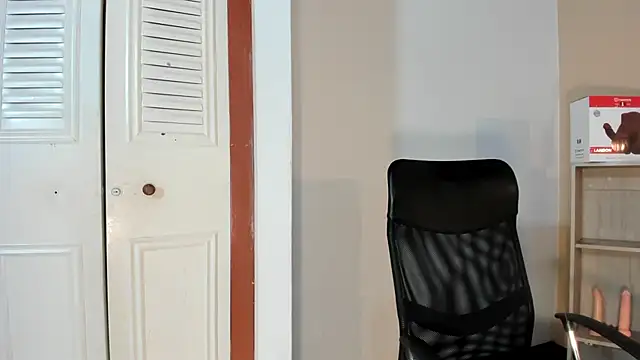 Snapshot of Violetta_0 chatting on 10, 9, 2025 Violetta 0 online show from 10, 9, 2025