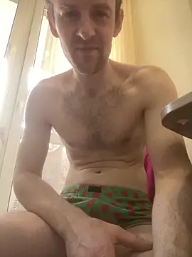 LynnAhNight online show from 4, 4, 2026