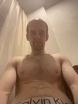 LynnAhNight online show from 16, 10, 2025