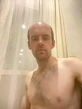 LynnAhNight online show from 9, 10, 2025