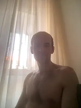 LynnAhNight online show from 4, 10, 2025