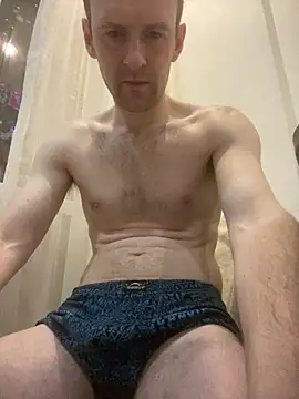 LynnAhNight online show from 6, 2, 2026