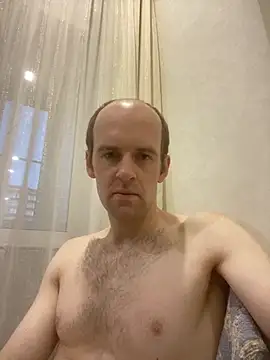 LynnAhNight online show from 13, 10, 2025