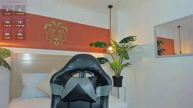 tiffanny doll  online show from 24, 2, 2026