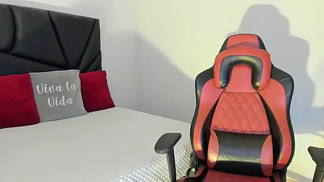 Snapshot of jessi_lemuss chatting on 22, 9, 2025 jessi lemuss online show from 22, 9, 2025