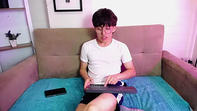 PepperTwink online show from 13, 2, 2025