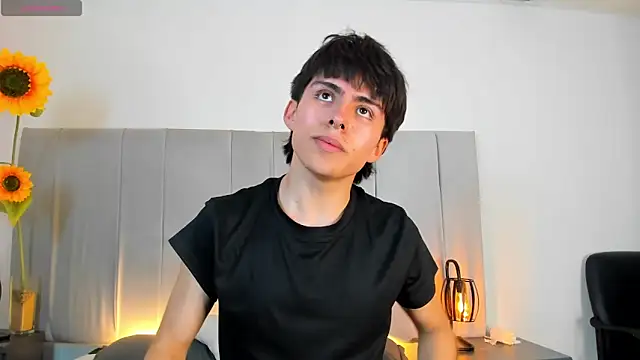 PepperTwink online show from 15, 4, 2026