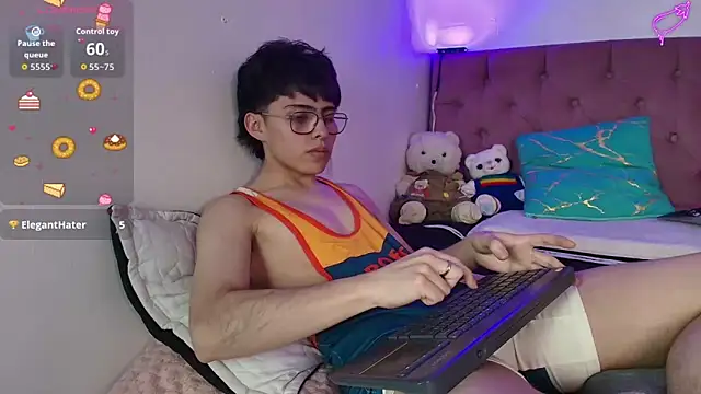 PepperTwink online show from 17, 10, 2025