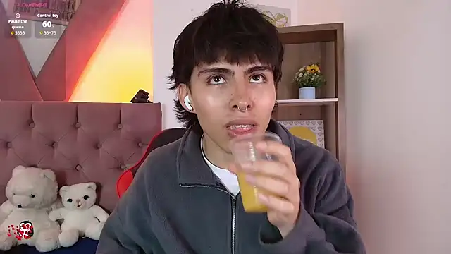 PepperTwink online show from 5, 3, 2026