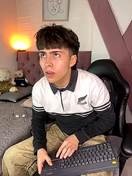 PepperTwink online show from 19, 11, 2025