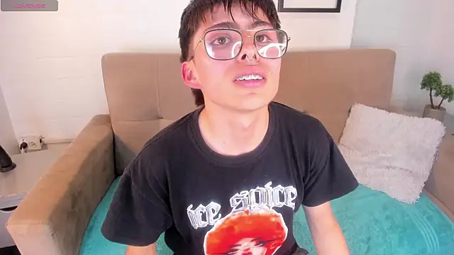 PepperTwink online show from 1, 3, 2025