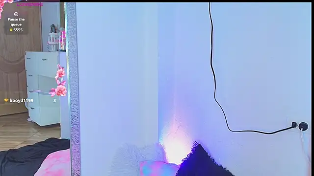 maddie 18 online show from 8, 11, 2025