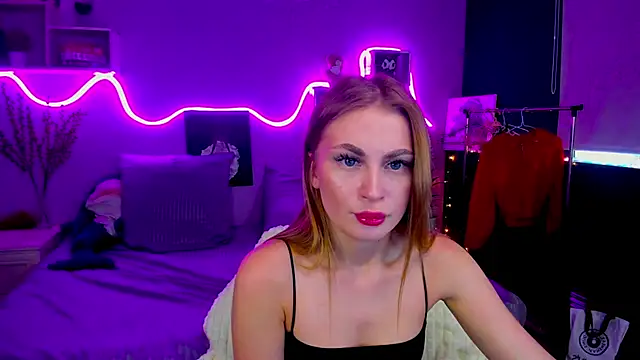 AnitaLamb online show from 4, 2, 2025