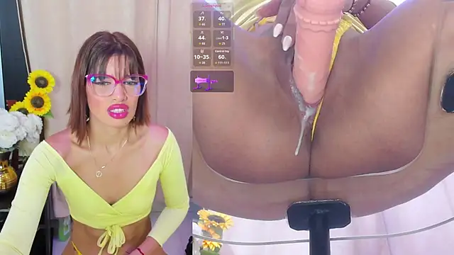 Snapshot of PamelaAddams_ chatting on 6, 11, 2025 PamelaAddams online show from 6, 11, 2025