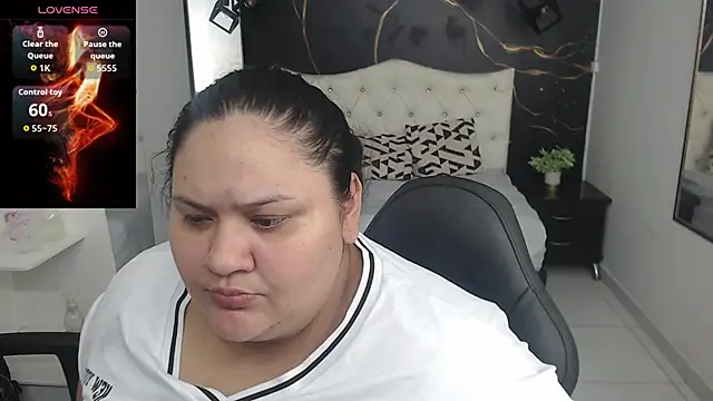 Snapshot of Aaliyah11 chatting on 12, 11, 2025 Aaliyah11 online show from 12, 11, 2025