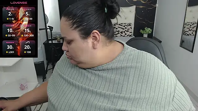 Snapshot of Aaliyah11 chatting on 25, 11, 2025 Aaliyah11 online show from 25, 11, 2025