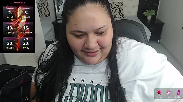 Snapshot of Aaliyah11 chatting on 14, 11, 2025 Aaliyah11 online show from 14, 11, 2025