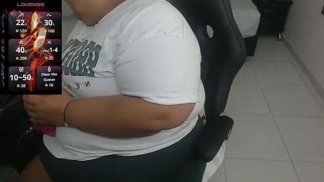 Snapshot of Aaliyah11 chatting on 30, 10, 2025 Aaliyah11 online show from 30, 10, 2025