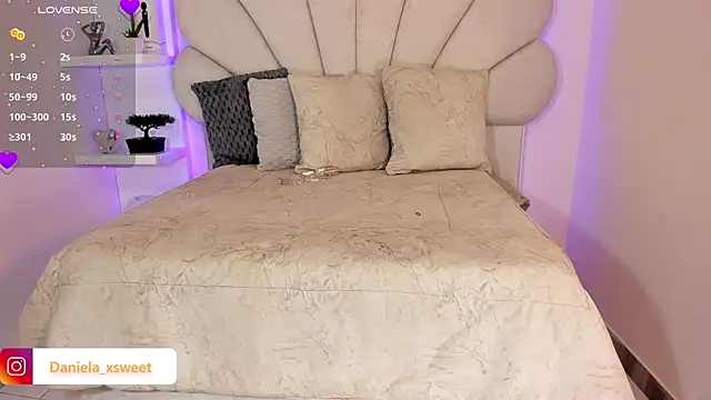 Danielaangelina online show from 6, 10, 2025