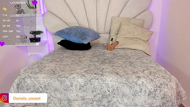 Danielaangelina online show from 4, 11, 2025