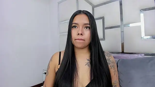 ZoeWan69 online show from 2, 4, 2026