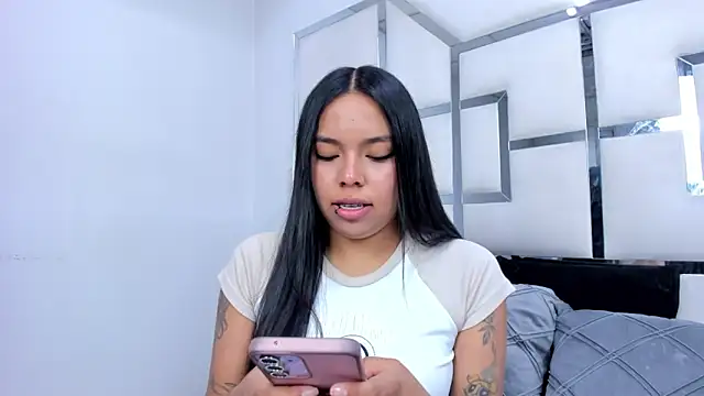 ZoeWan69 online show from 9, 2, 2026