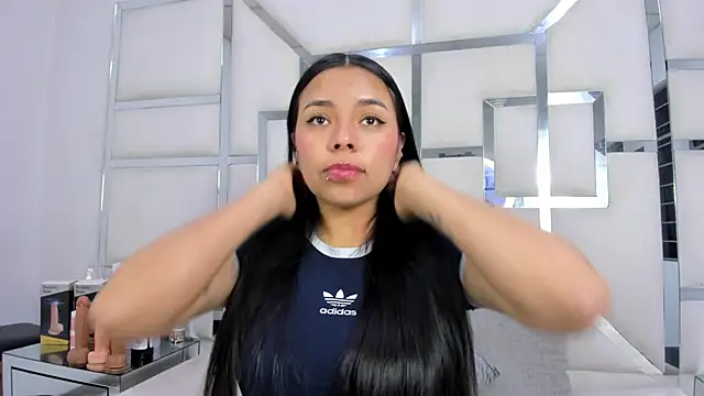 ZoeWan69 online show from 11, 11, 2025