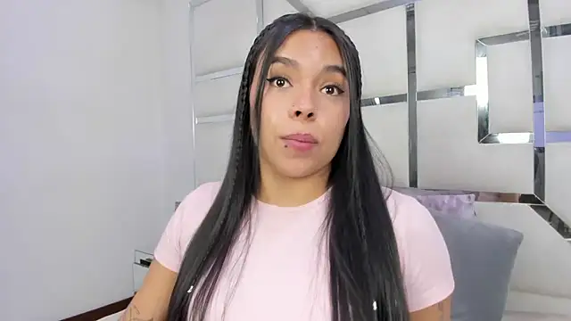 ZoeWan69 online show from 6, 4, 2026