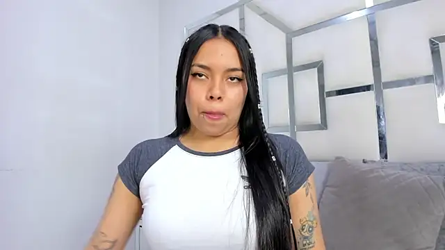 ZoeWan69 online show from 17, 11, 2025