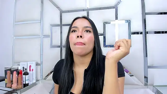 ZoeWan69 online show from 12, 3, 2026