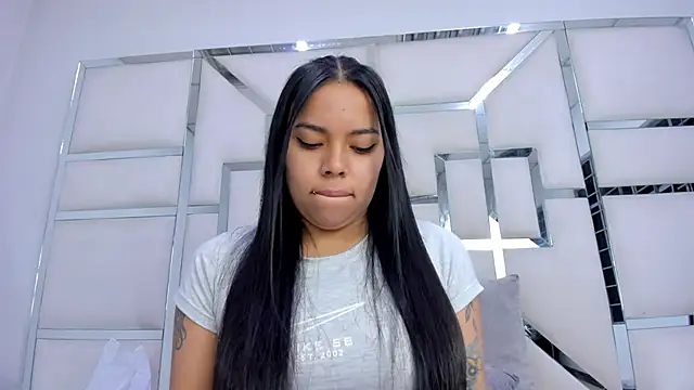 ZoeWan69 online show from 4, 12, 2025