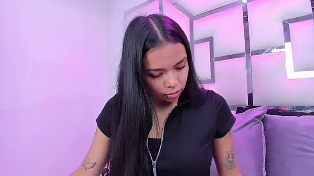 ZoeWan69 online show from 5, 2, 2026