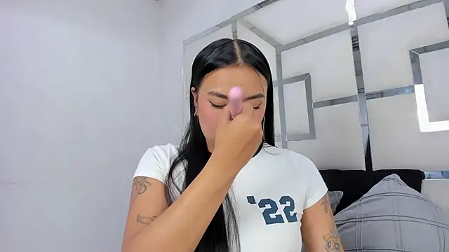 ZoeWan69 online show from 17, 1, 2026